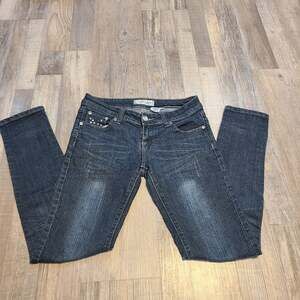 Bb couture size 5 juniors skinny jeans with rhinestone pockets